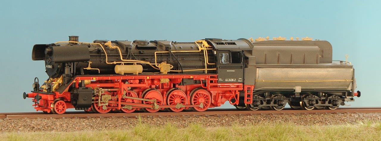 Dreikammerkohlenstaubwannentender für BR 52