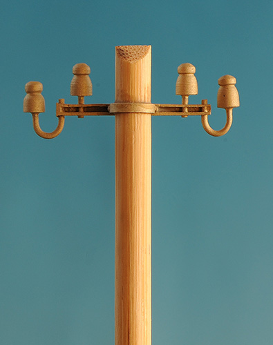 Isolatorentraverse, 4-fach für Telegrafenleitungen / 1 Stück